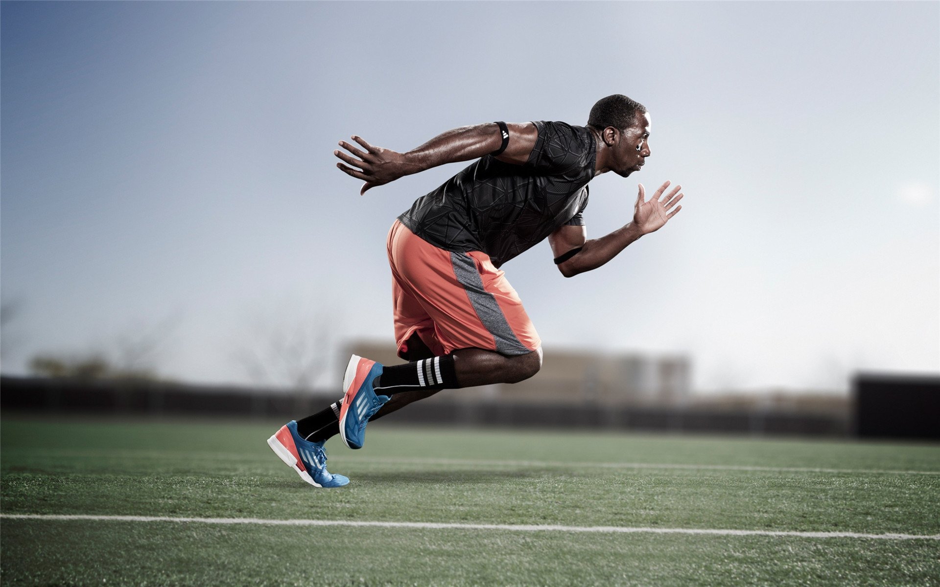 体育投注-字母哥回归赛场，惊险取胜首场状态亮眼，巴黎圣日耳曼观众沸腾！  第1张